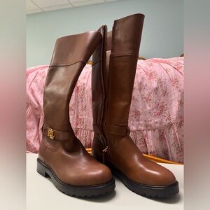 Ralph Lauren Women's Chestnut Knee High Boots
Fall/Winter style